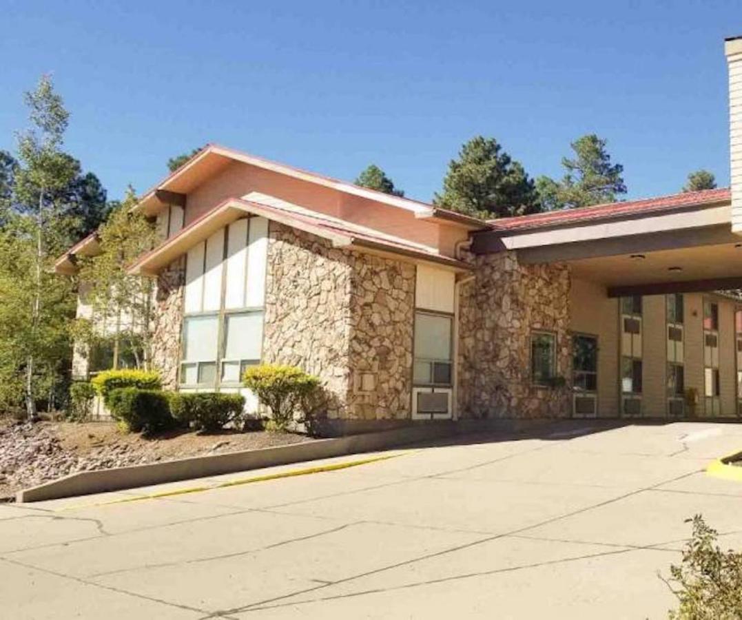 Pinetop Studio Suites Zewnętrze zdjęcie