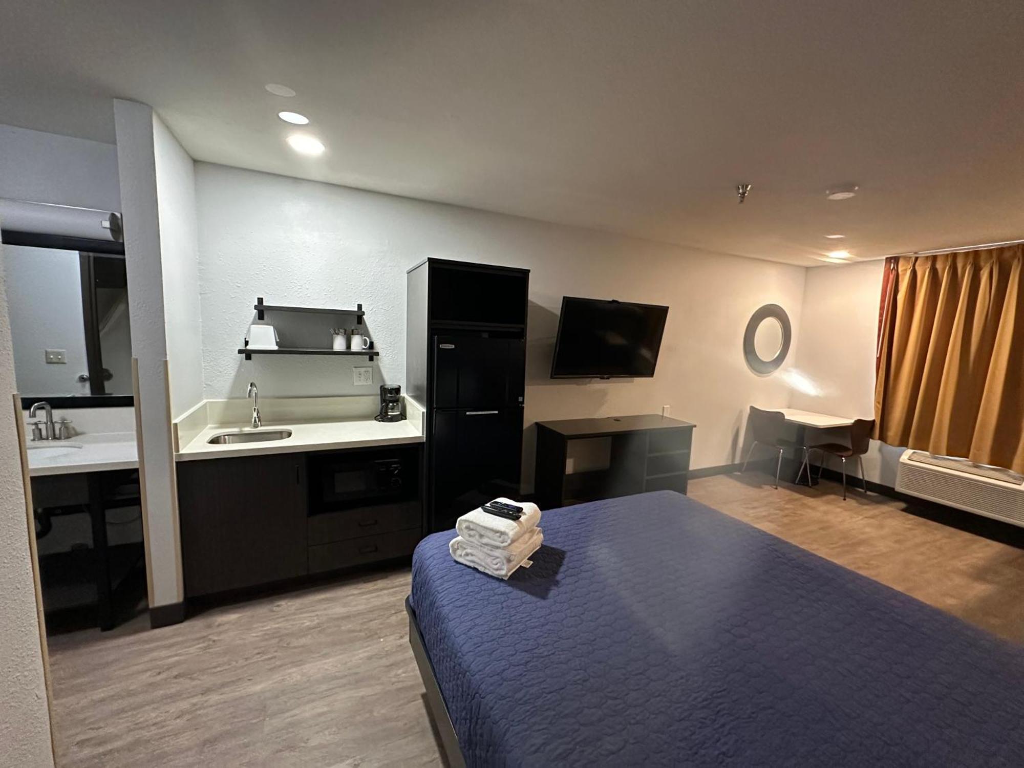Pinetop Studio Suites Zewnętrze zdjęcie