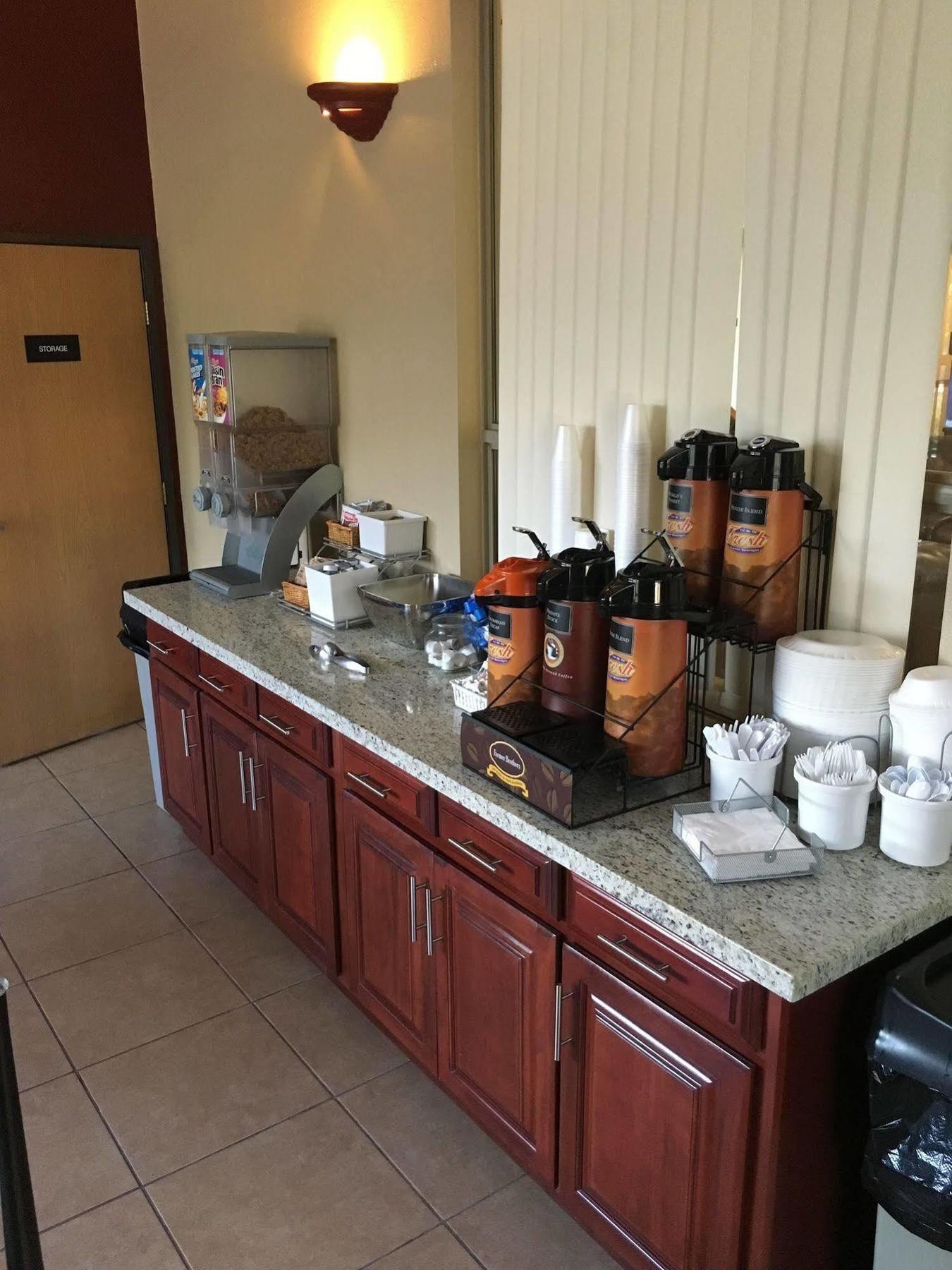 Pinetop Studio Suites Zewnętrze zdjęcie